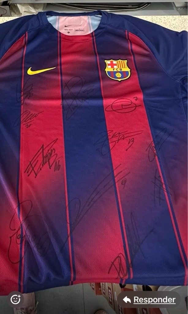 Multiple Signers (Lionel Messi, Antoine Griezmann, Pedri, Sergio Busquets, and others)