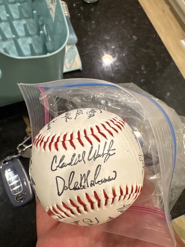Multiple signers including Dale Murphy and Claudell Washington