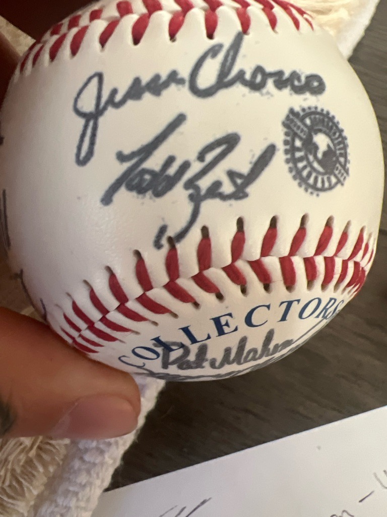 Jesse Orosco (top signature)